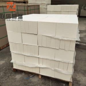 High-aluminum poly light insulation brick